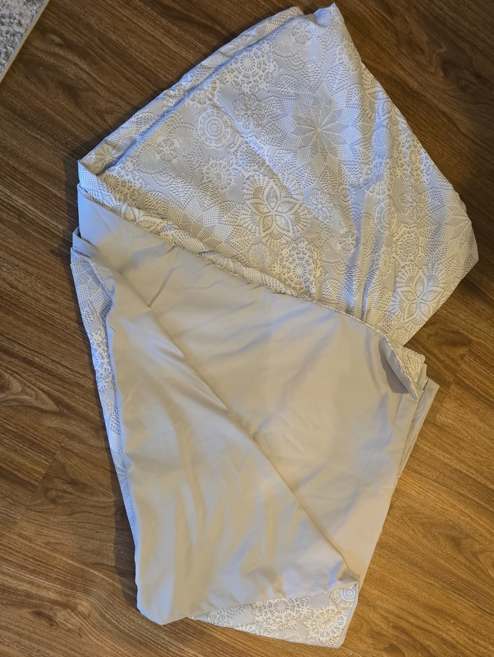 Neutral Lace-Pattern Duvet Cover